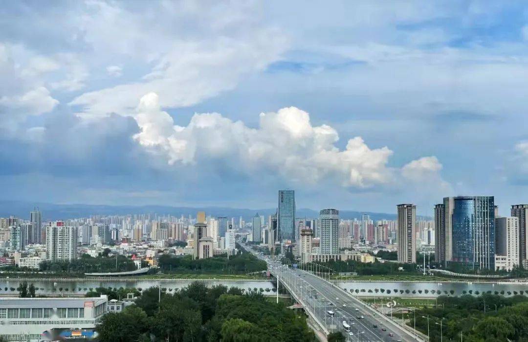 千年古韵与现代繁华交汇的太原印象